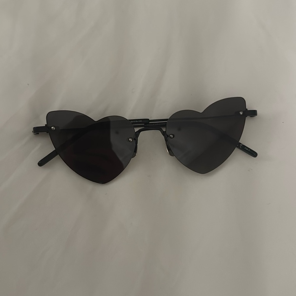 Saint Laurent black heart framed sunglasseses 
SL 301 LOULOU
Metal frame